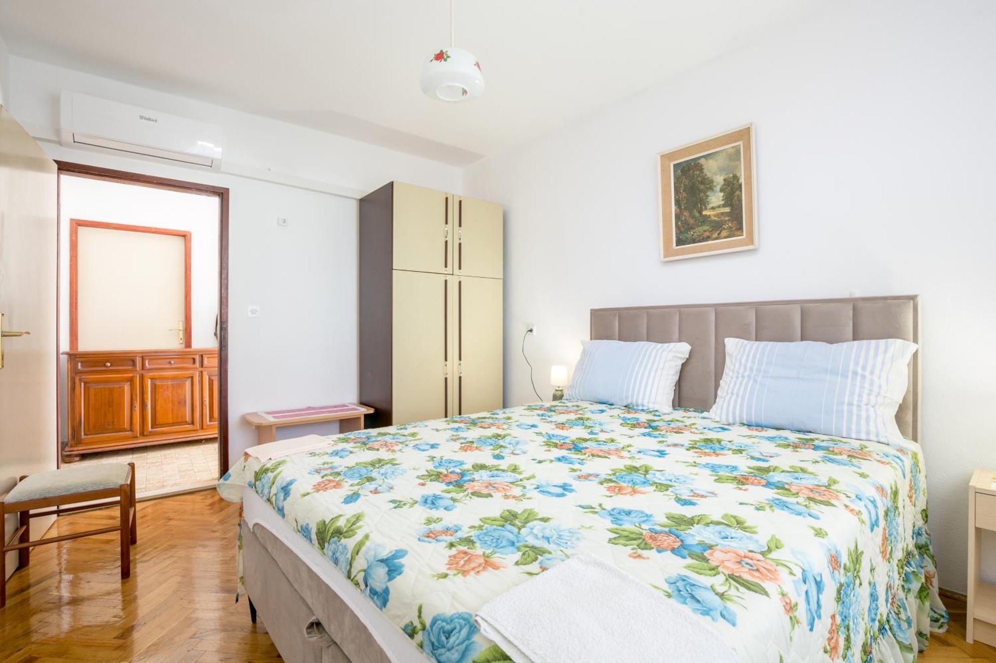 Apartments By The Sea Okrug Gornji, Ciovo - 1069 Trogir Room photo